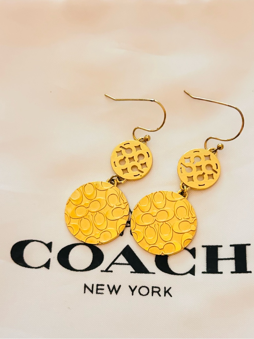 NWOT Coach Y2K Sognature kissing C's Gold Tone Earrings - Picture 2 of 14